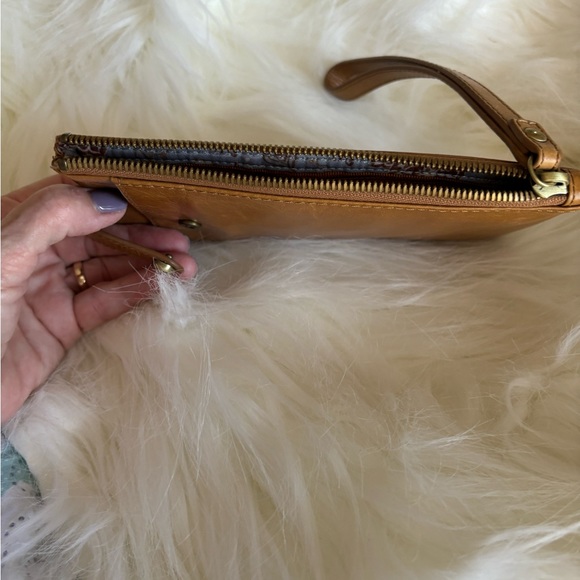 HOBO KING WALLET/Phone Holder in color Honey - Picture 8 of 9